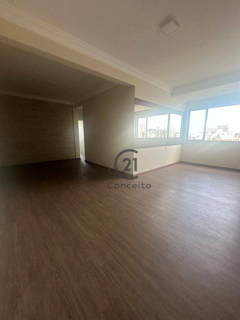 Apartamento para alugar com 3 quartos, 93m² - Foto 3