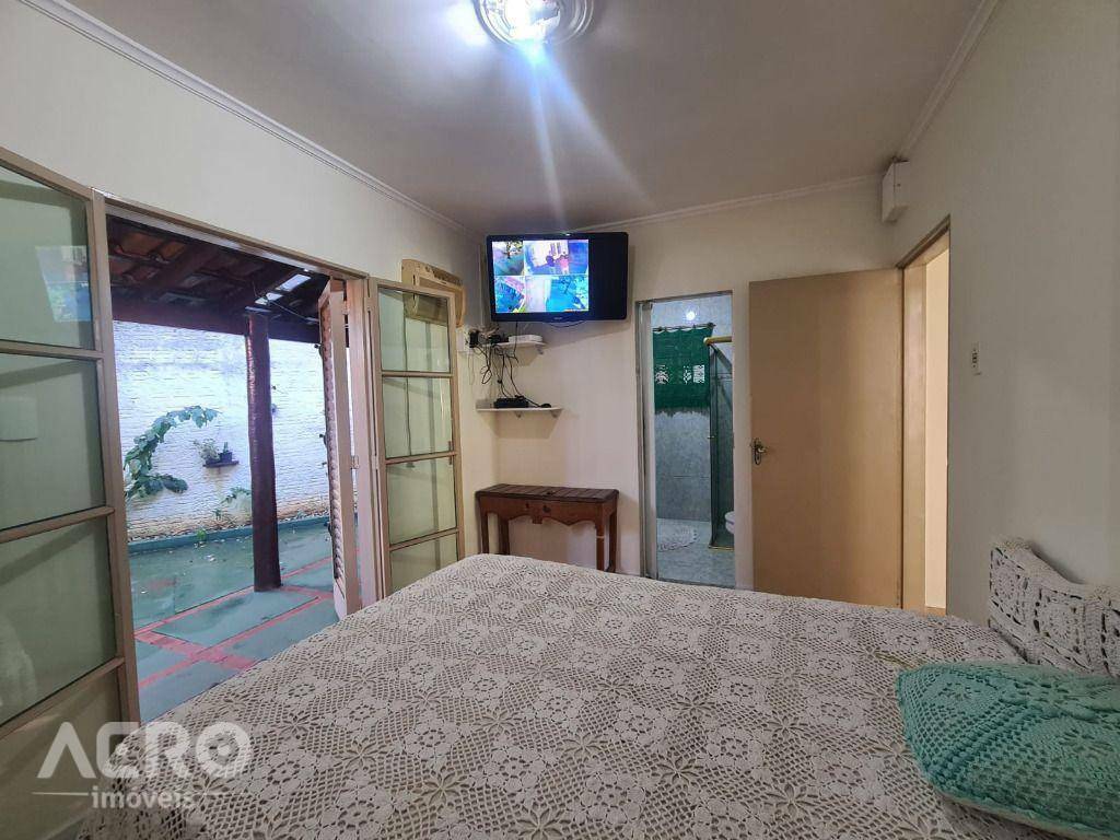 Casa à venda com 3 quartos, 97m² - Foto 12