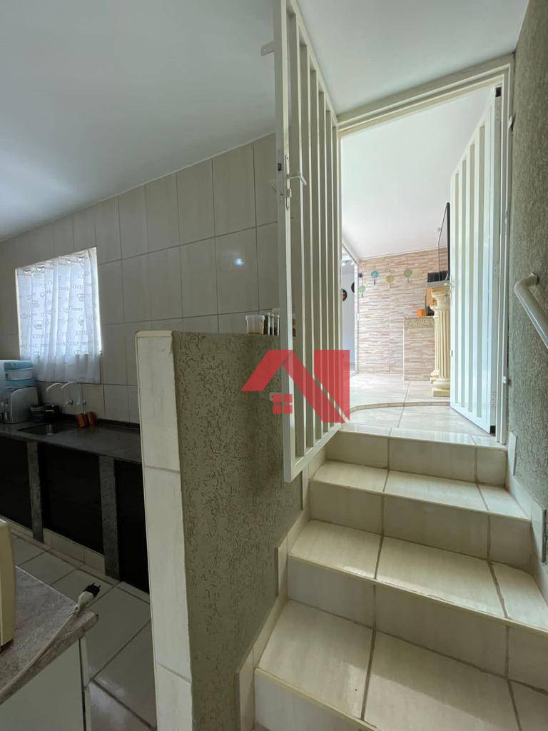 Casa à venda com 3 quartos, 197m² - Foto 14