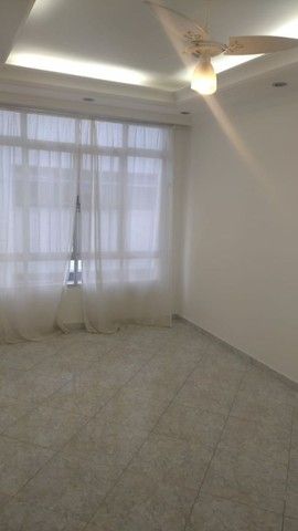 Apartamento à venda com 2 quartos, 90m² - Foto 2