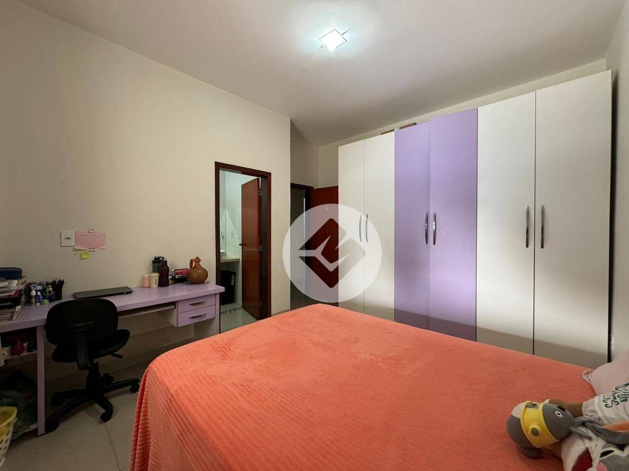Casa à venda e aluguel com 3 quartos, 390m² - Foto 10