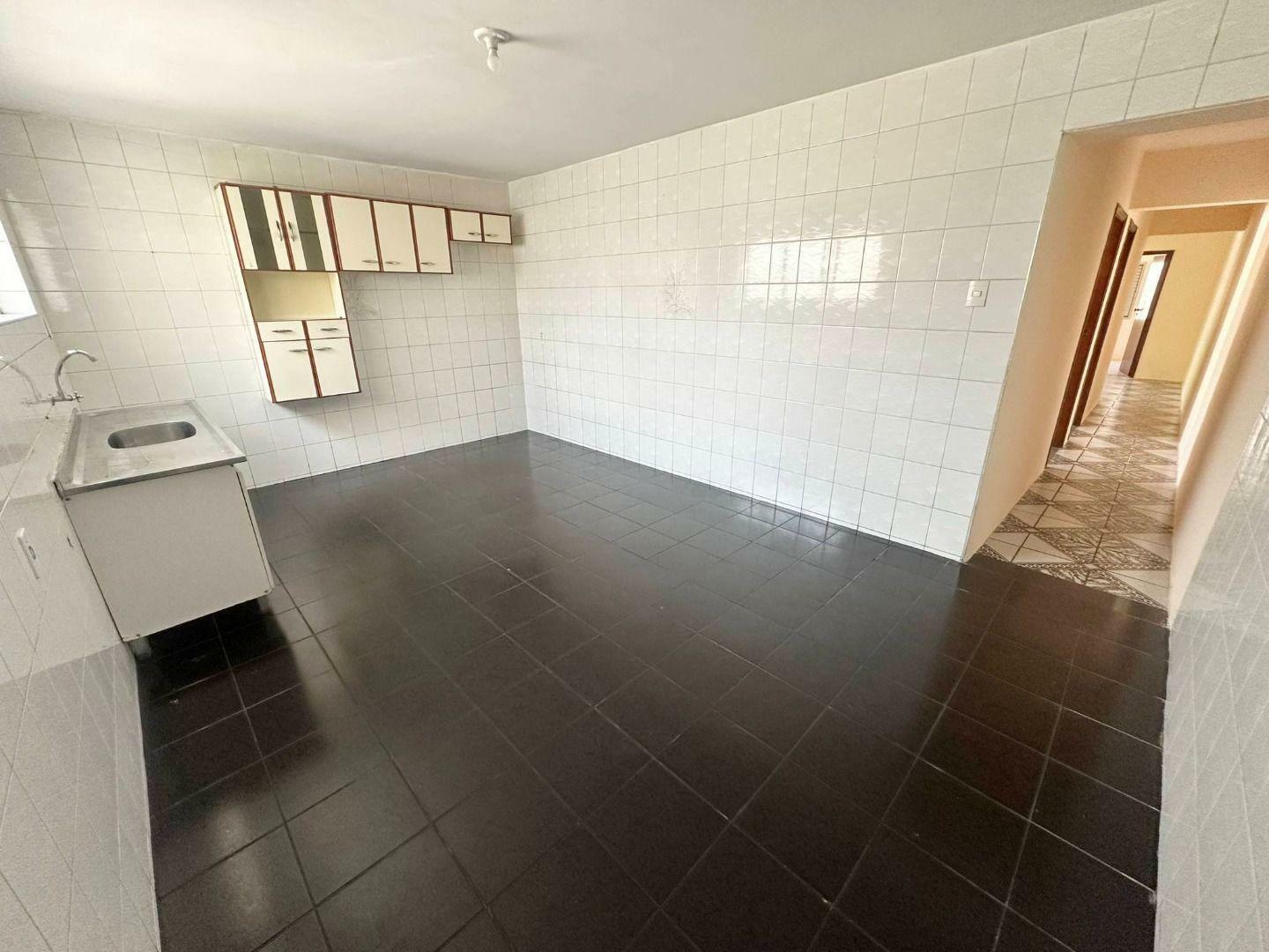 Casa à venda com 3 quartos, 126m² - Foto 1