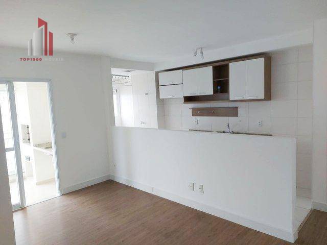 Apartamento à venda com 2 quartos, 65m² - Foto 2