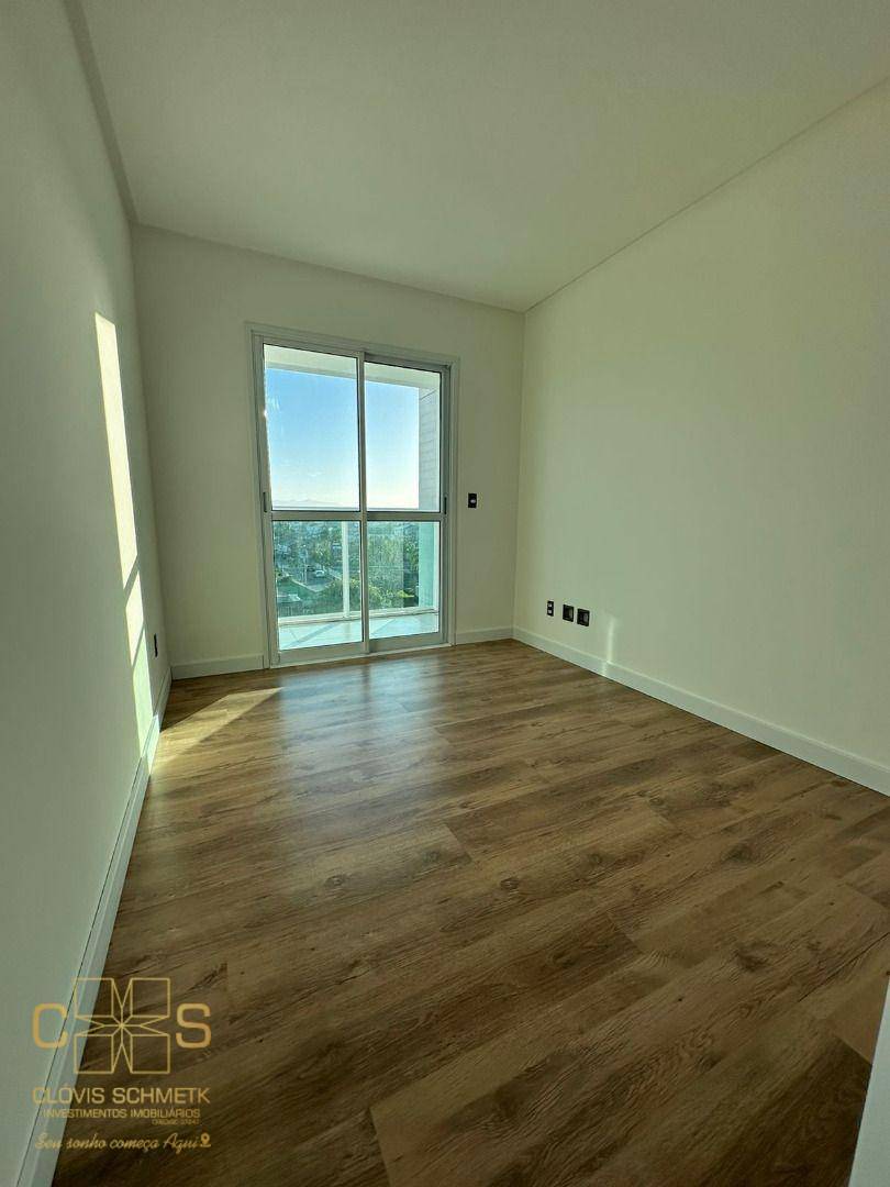 Apartamento à venda com 3 quartos, 94m² - Foto 13