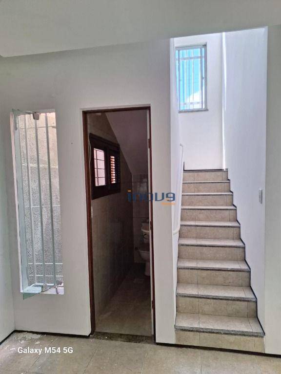 Casa à venda com 4 quartos, 170m² - Foto 13