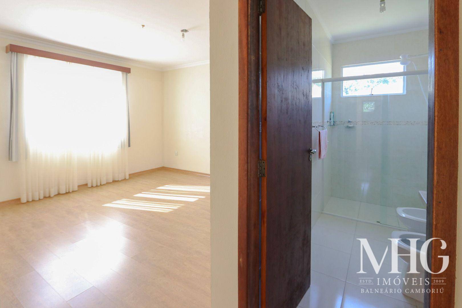 Casa à venda com 4 quartos, 232m² - Foto 11