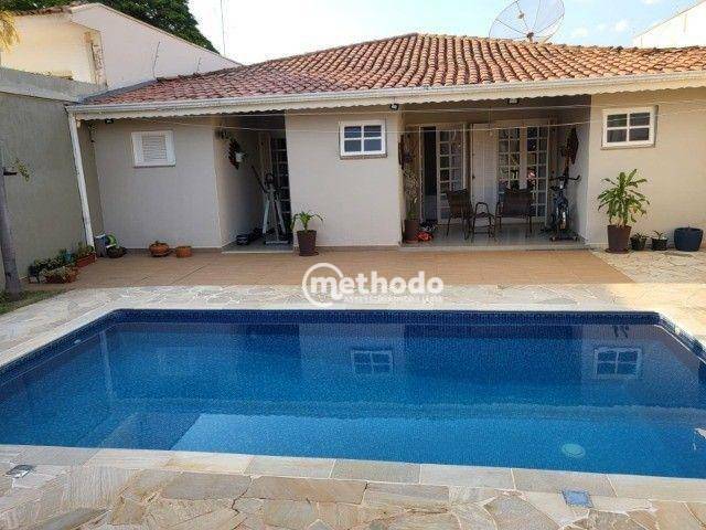 Casa à venda com 4 quartos, 340m² - Foto 2