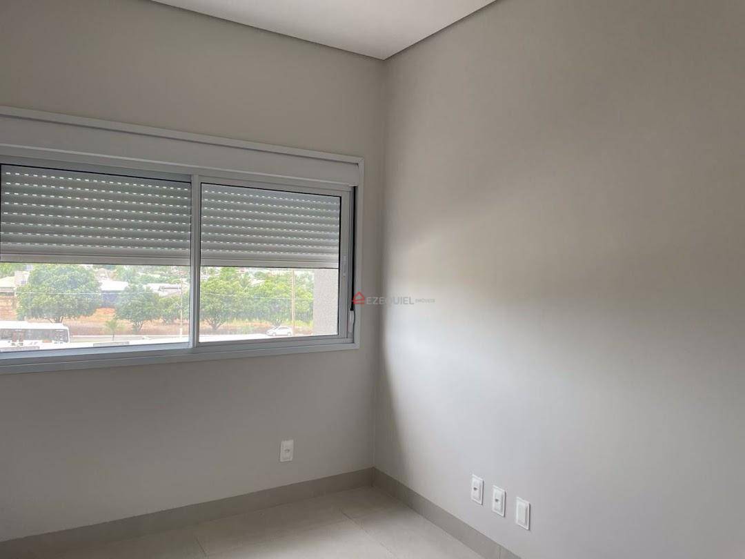 Apartamento à venda com 3 quartos, 121m² - Foto 4