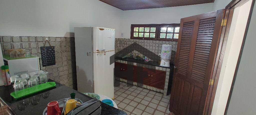 Casa para alugar com 4 quartos, 263m² - Foto 10