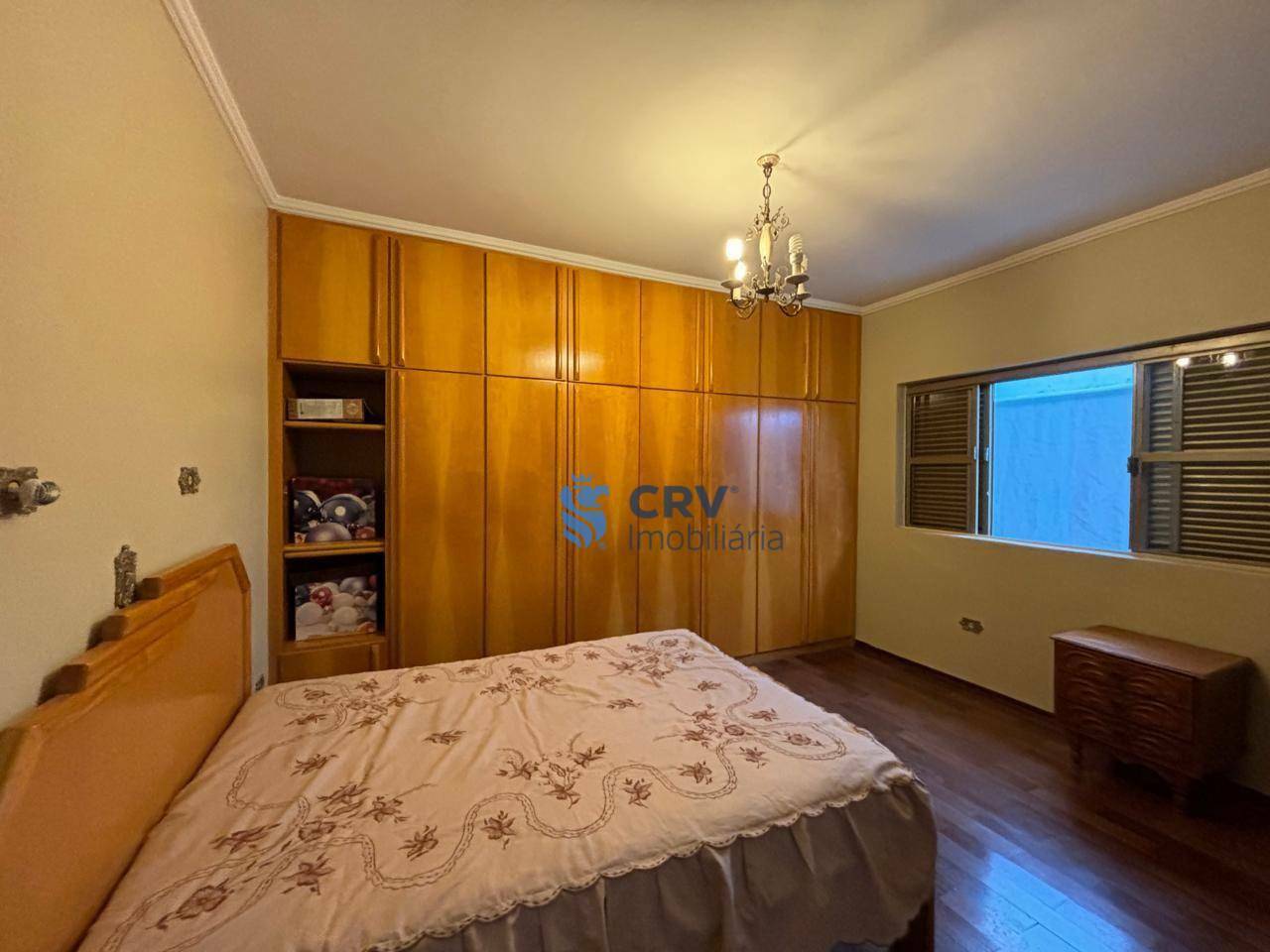 Casa à venda com 4 quartos, 250m² - Foto 4