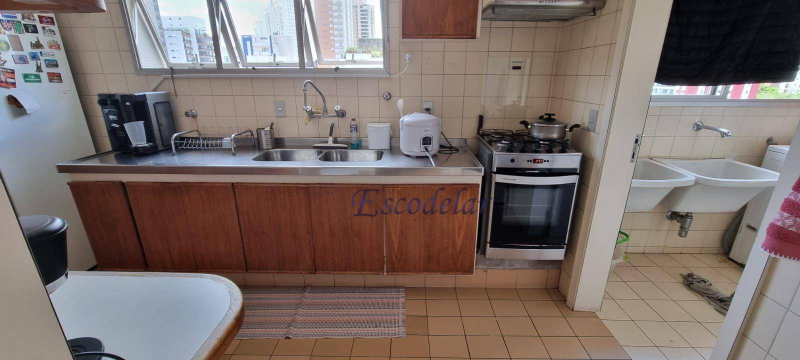 Apartamento à venda com 3 quartos, 157m² - Foto 3