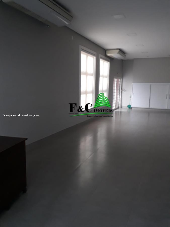 Casa à venda com 1 quarto, 130m² - Foto 2