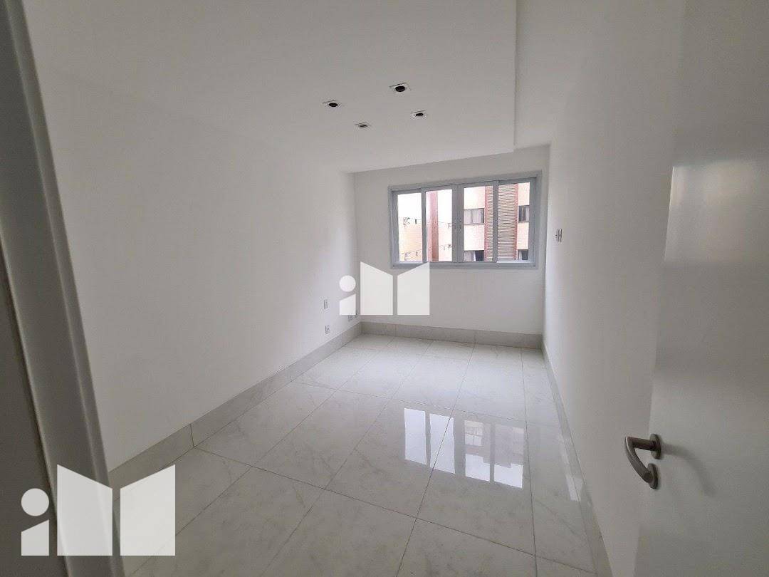 Apartamento à venda com 4 quartos, 125m² - Foto 17