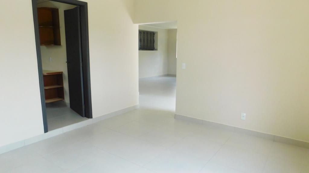 Casa de Condomínio para alugar com 3 quartos, 250m² - Foto 11