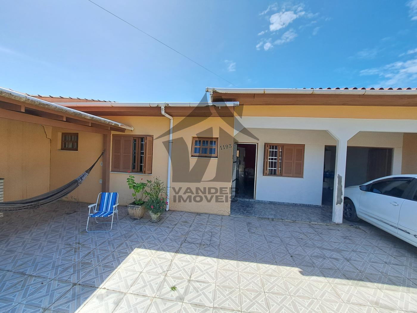 Casa à venda com 3 quartos, 300m² - Foto 1