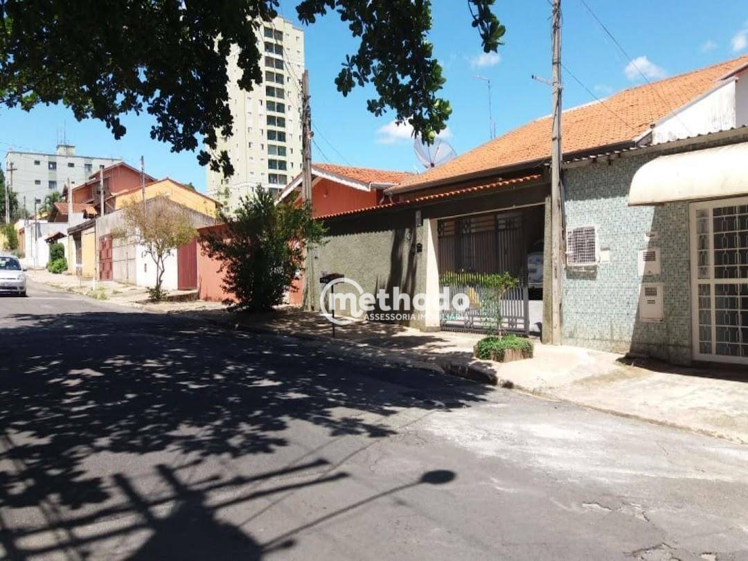 Casa à venda com 4 quartos, 330m² - Foto 1