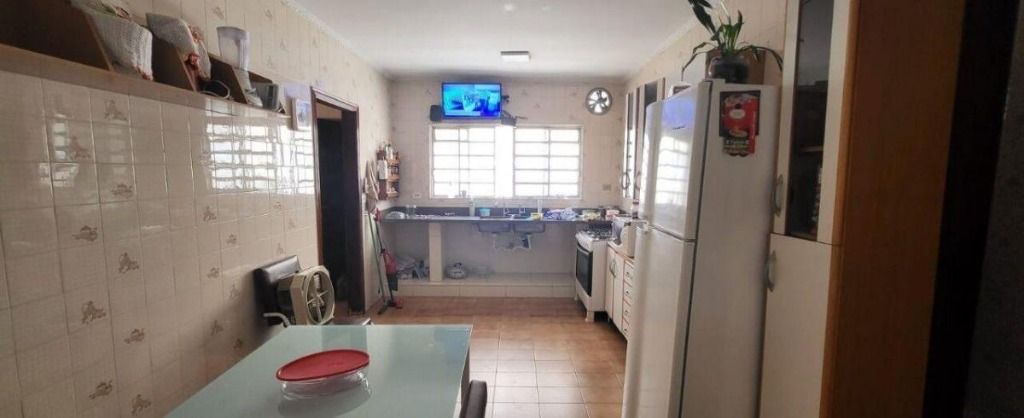 Casa à venda com 4 quartos, 300m² - Foto 17