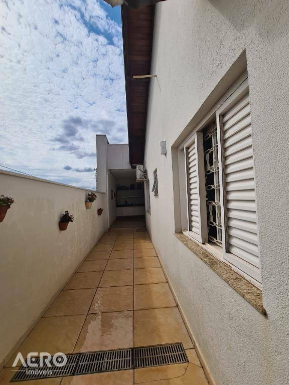 Casa de Condomínio à venda com 3 quartos, 160m² - Foto 4