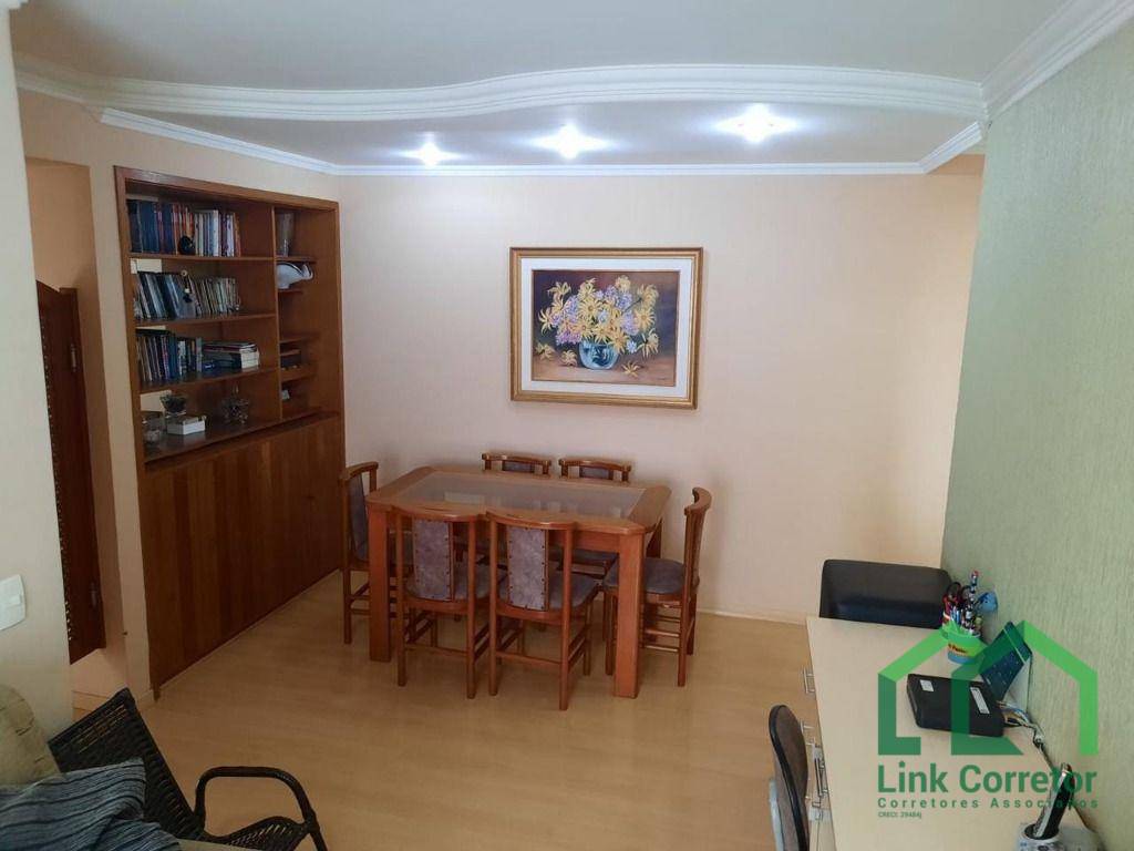 Apartamento à venda com 2 quartos, 67m² - Foto 3