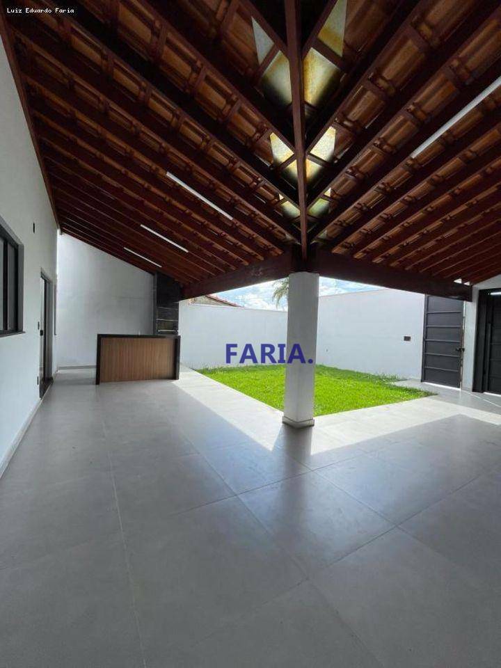 Casa à venda com 3 quartos, 160m² - Foto 4