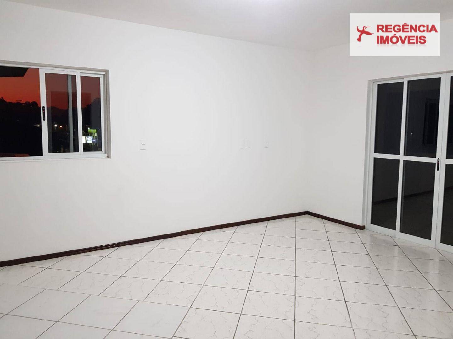 Apartamento para alugar com 2 quartos, 85m² - Foto 5