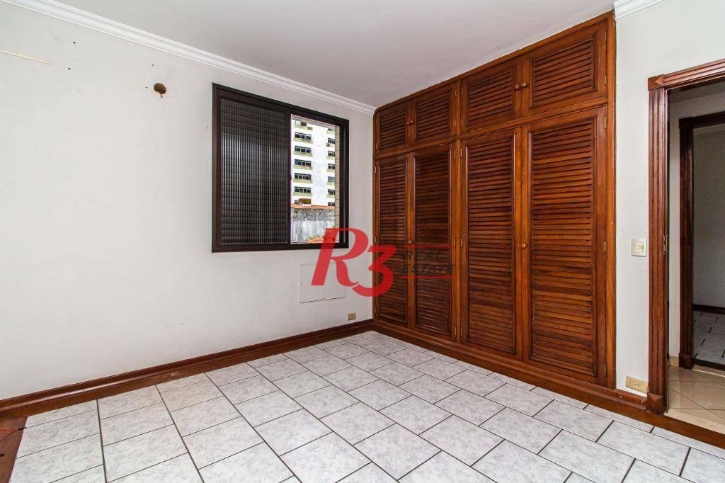 Casa para alugar com 4 quartos, 250m² - Foto 35