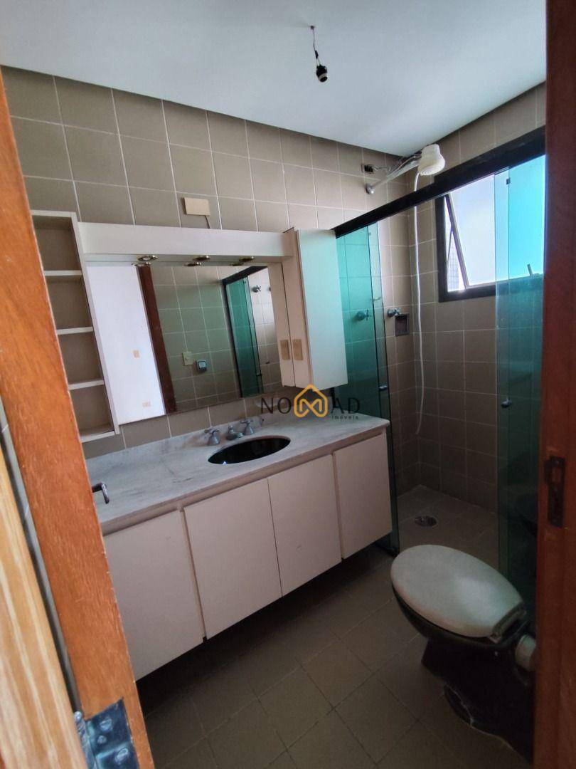 Apartamento à venda com 4 quartos, 195m² - Foto 17