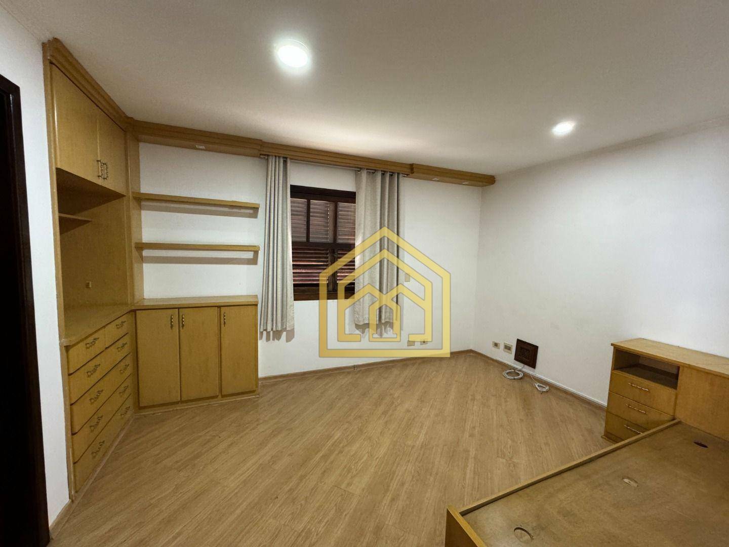 Sobrado à venda com 4 quartos, 361m² - Foto 29