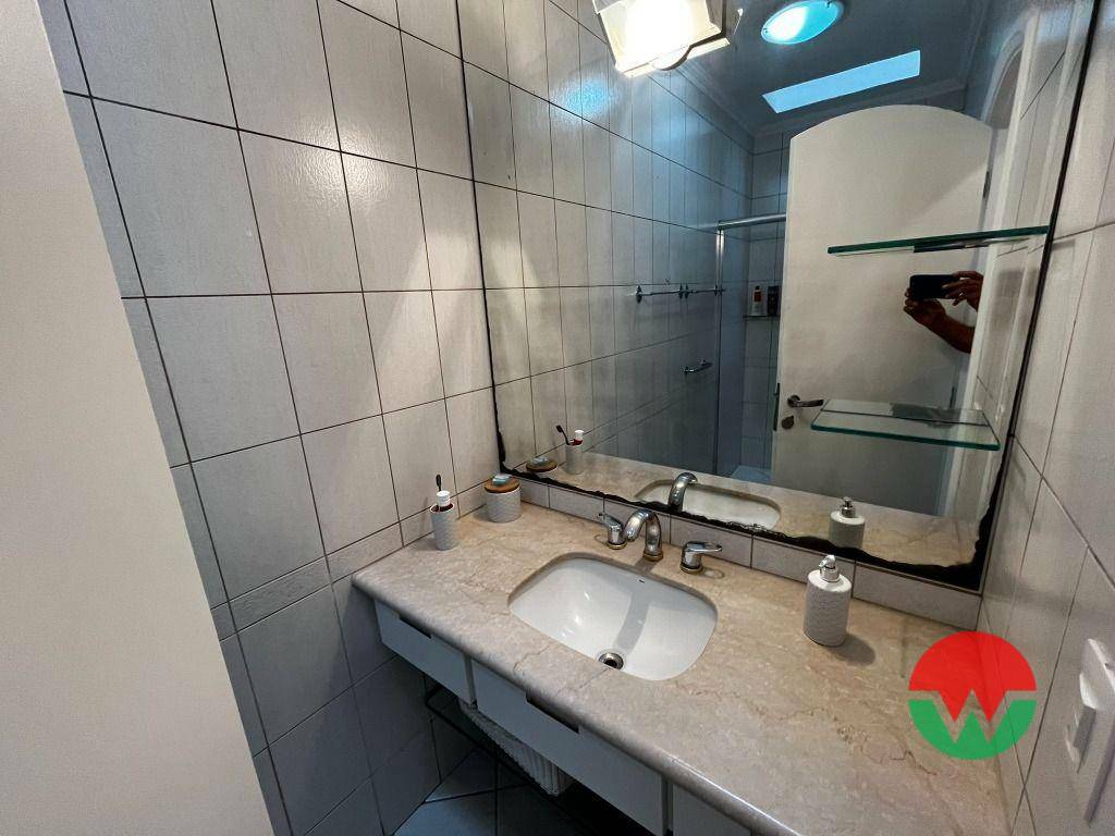 Casa de Condomínio para alugar com 5 quartos, 700m² - Foto 4