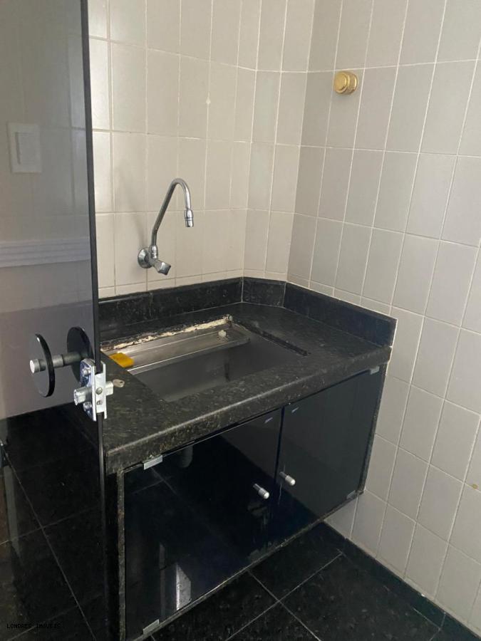 Apartamento para alugar com 2 quartos, 68m² - Foto 11