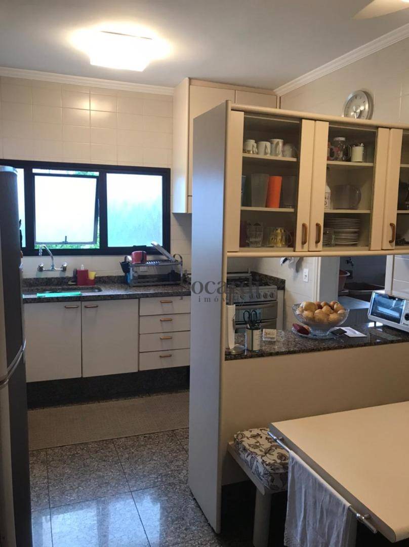 Apartamento à venda com 3 quartos, 163m² - Foto 2