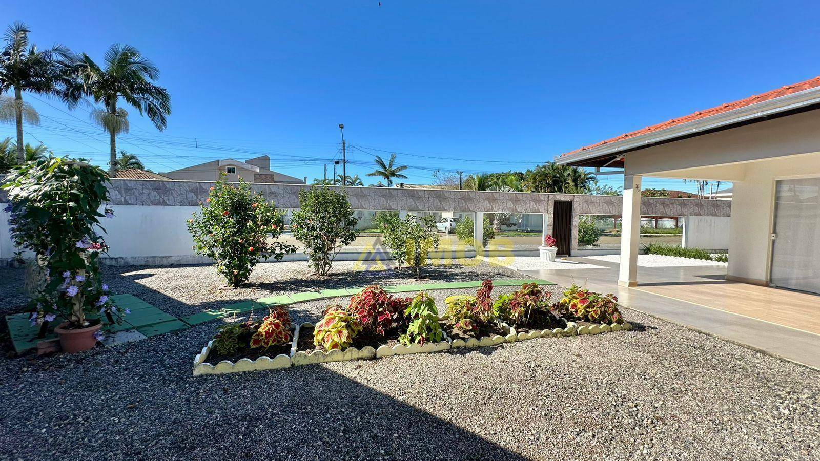 Casa à venda com 3 quartos, 166m² - Foto 2