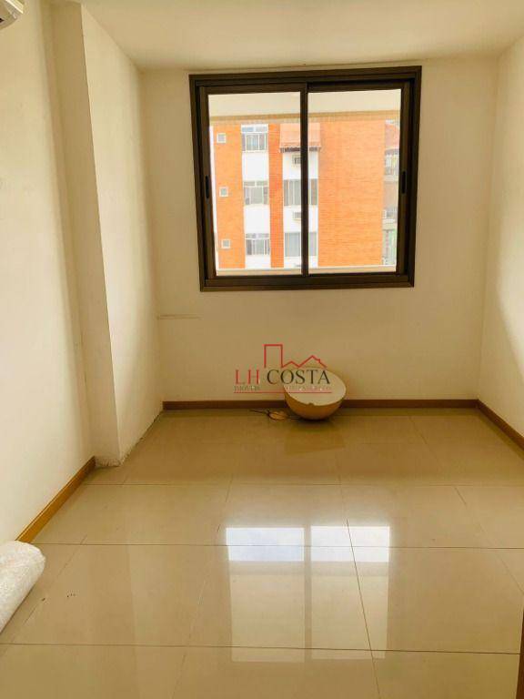 Apartamento à venda com 2 quartos, 67m² - Foto 13