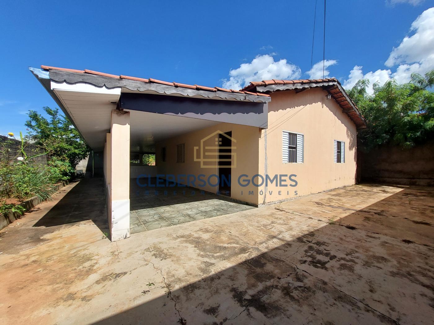 Casa à venda com 2 quartos, 360m² - Foto 1