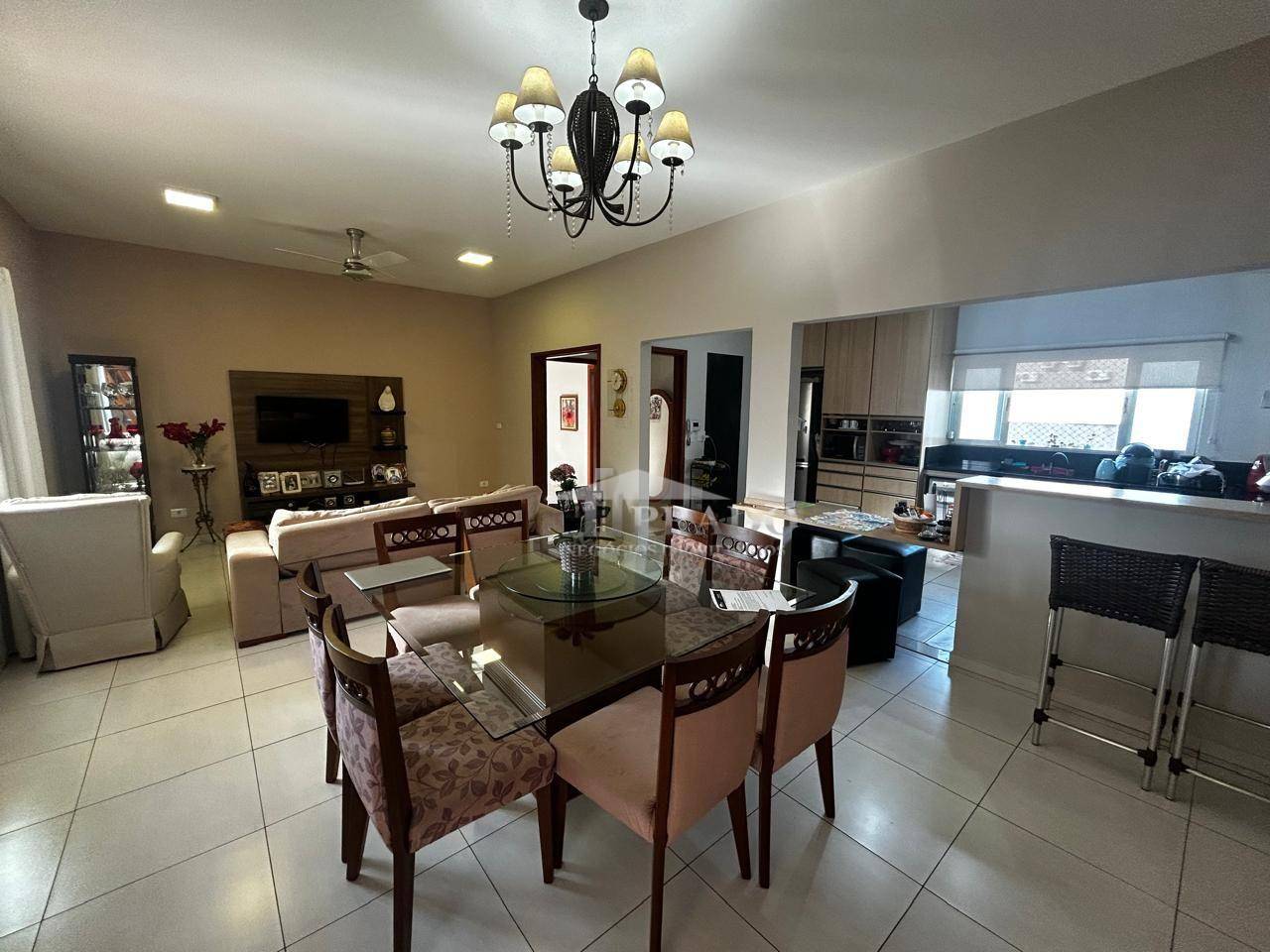 Sobrado, 3 quartos, 225 m² - Foto 1