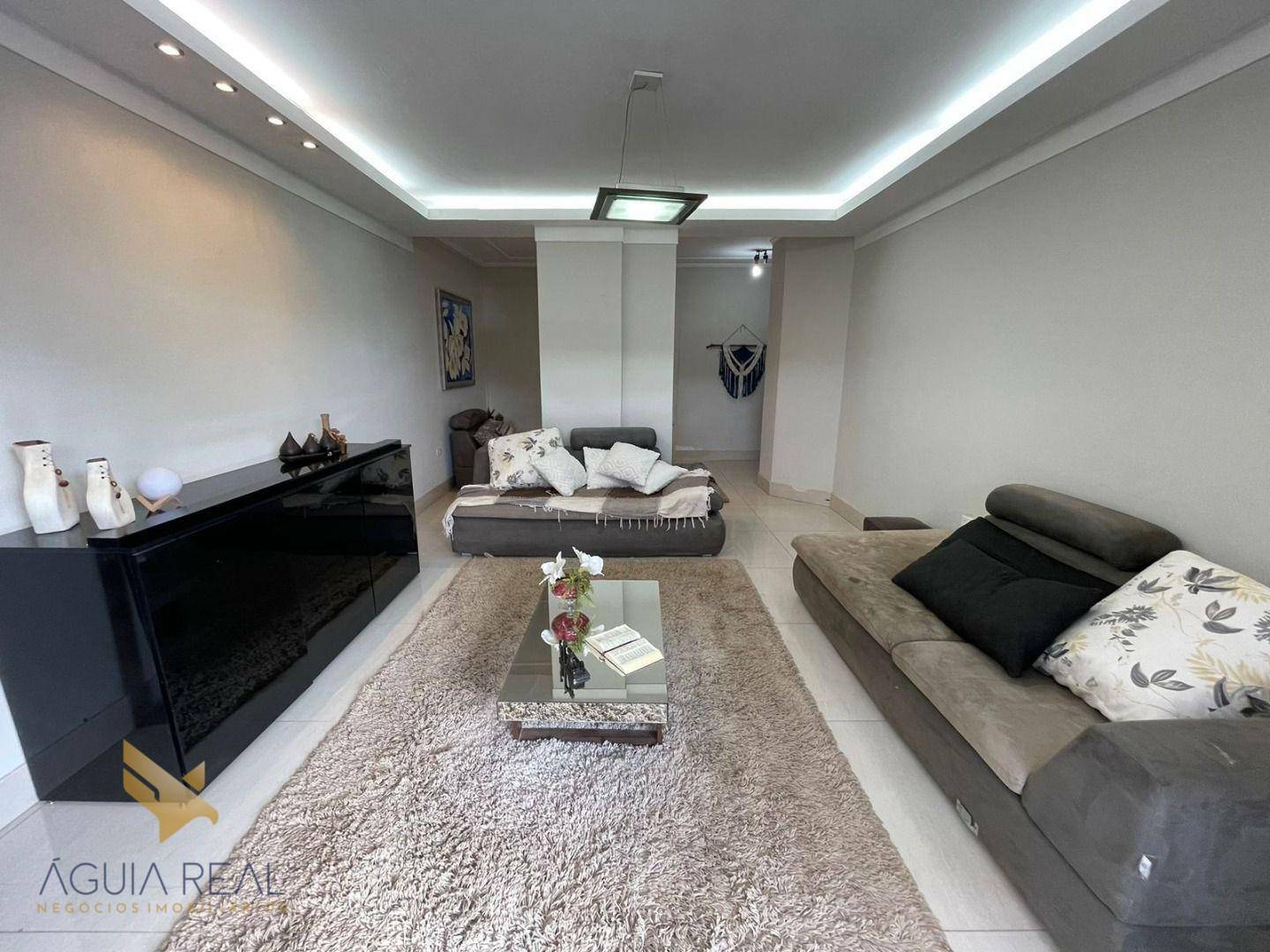 Casa à venda com 4 quartos, 230m² - Foto 35