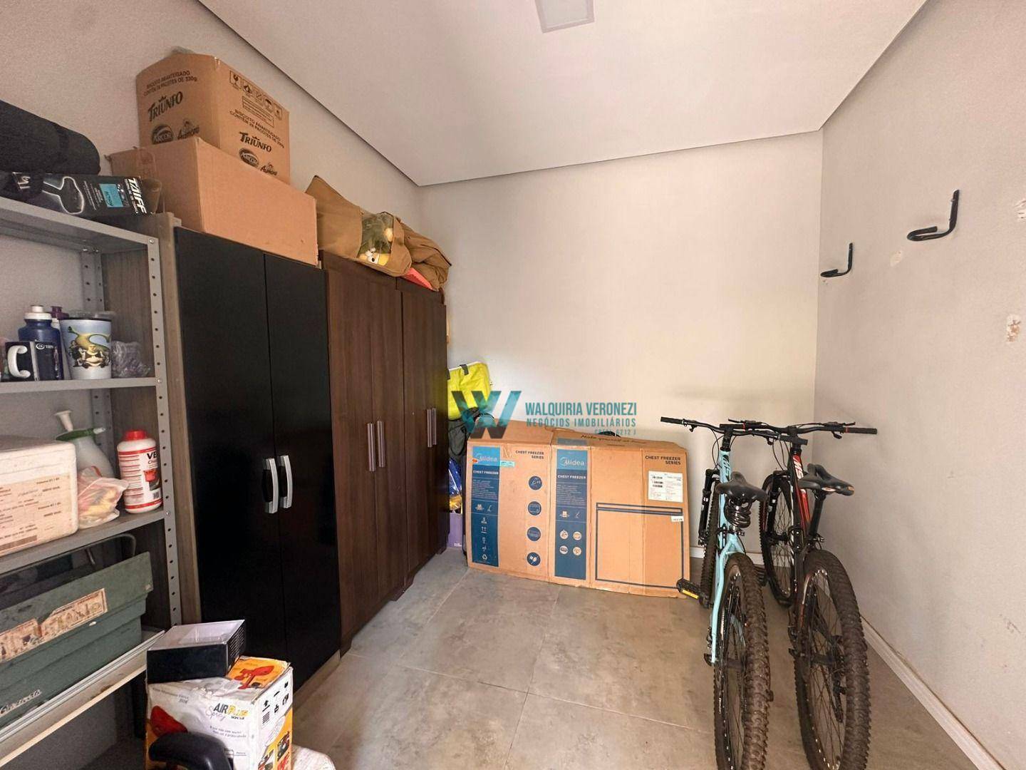 Casa à venda com 3 quartos, 249m² - Foto 4