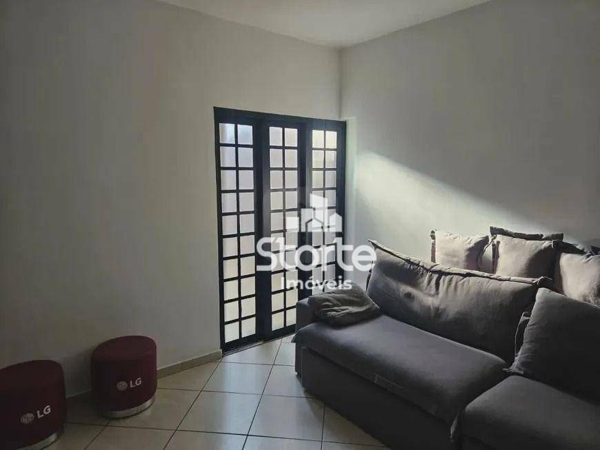 Casa à venda com 2 quartos, 180m² - Foto 6