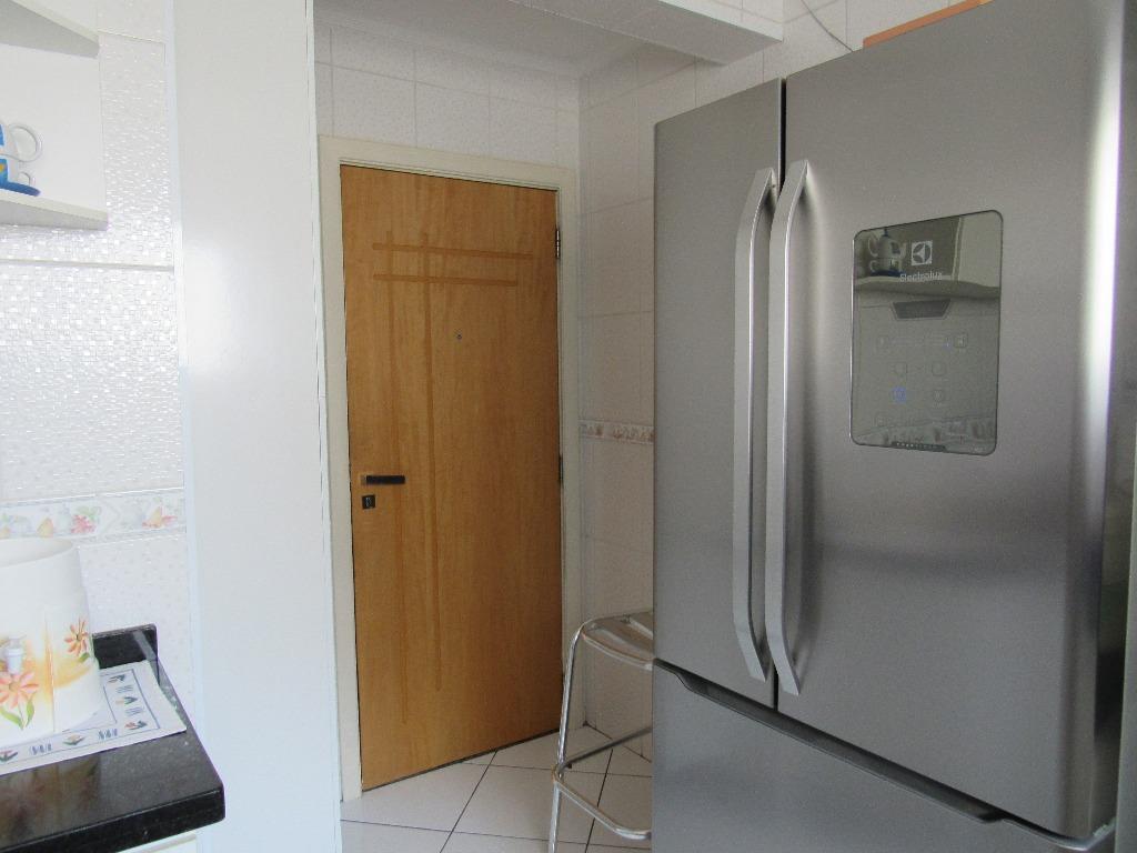 Apartamento à venda com 3 quartos, 107m² - Foto 29