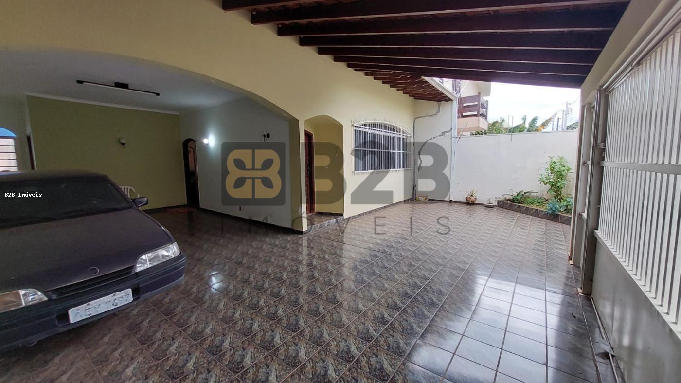 Casa à venda com 5 quartos, 266m² - Foto 3