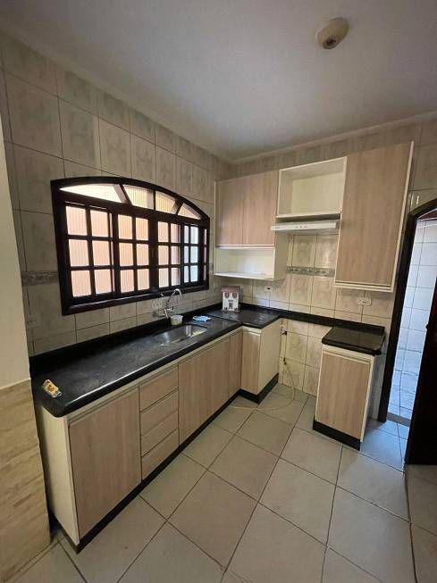 Sobrado para alugar com 3 quartos, 200m² - Foto 4