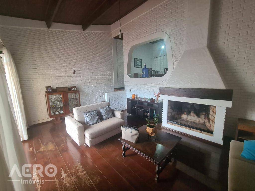 Casa à venda com 3 quartos, 184m² - Foto 14