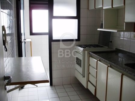 Apartamento para alugar com 2 quartos, 70m² - Foto 9