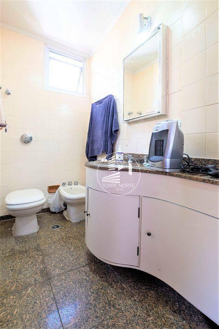 Apartamento à venda com 3 quartos, 142m² - Foto 18