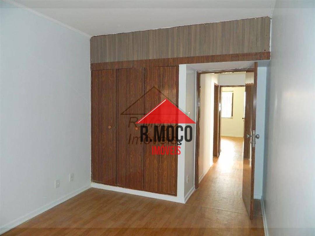 Casa à venda com 9 quartos, 480m² - Foto 15