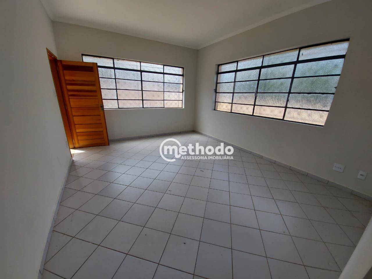 Casa para alugar com 3 quartos, 120m² - Foto 2