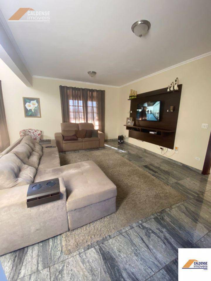 Casa, 3 quartos, 220 m² - Foto 2