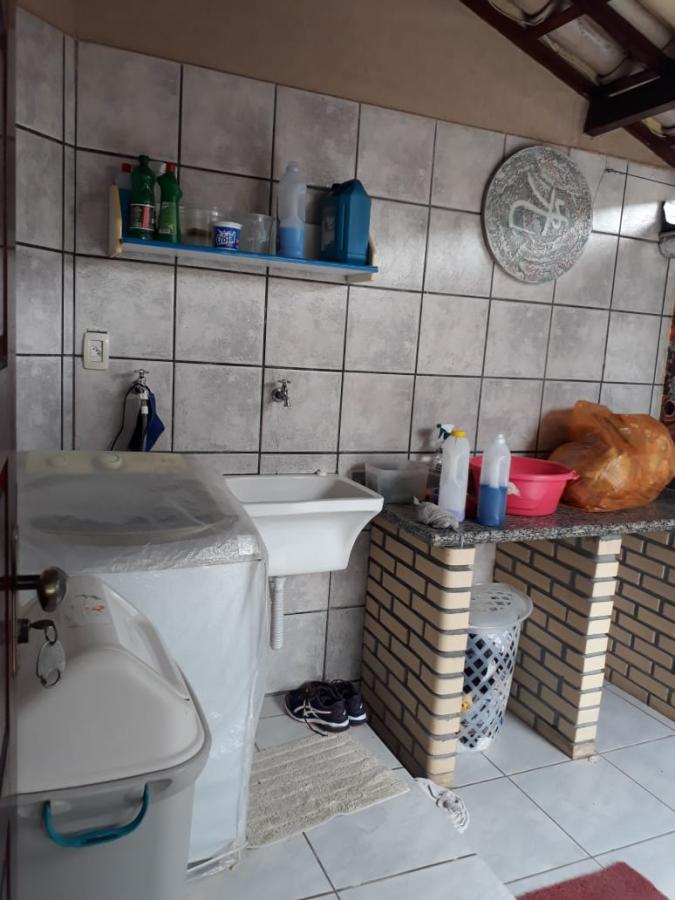 Casa de Condomínio à venda com 5 quartos, 200m² - Foto 23