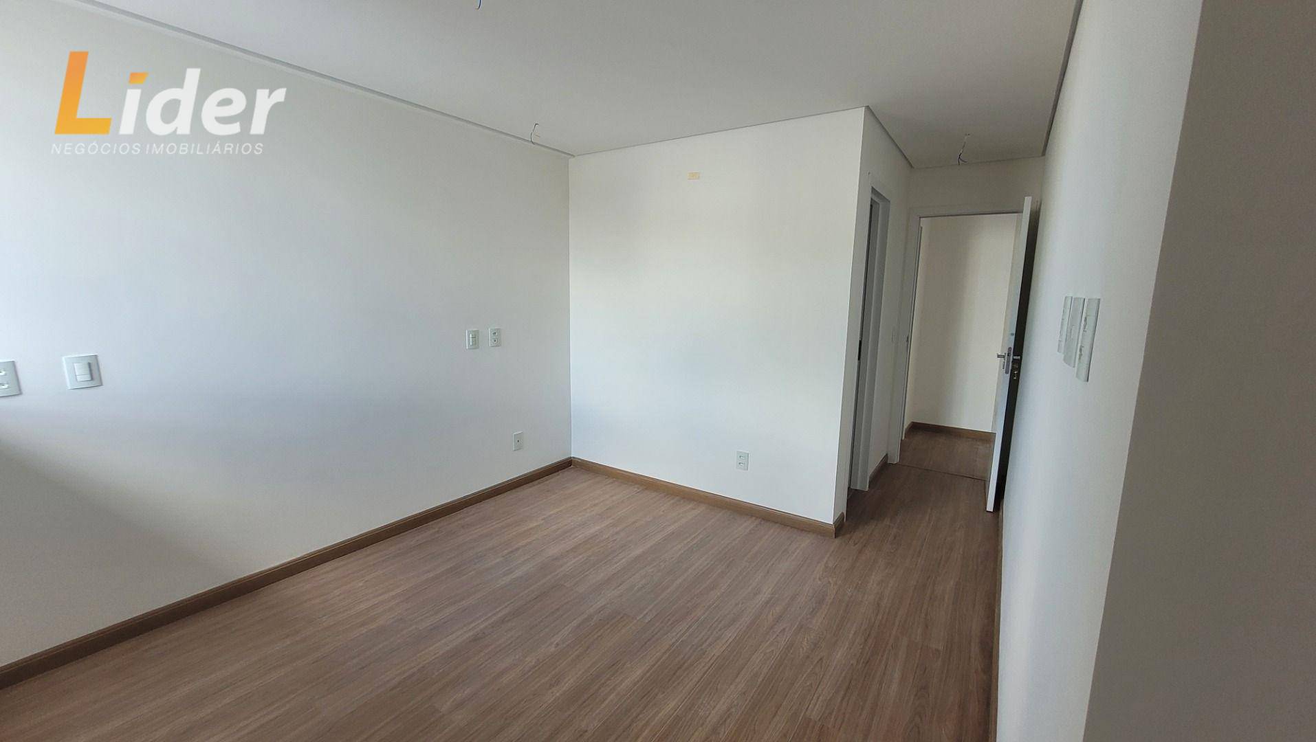 Apartamento à venda com 2 quartos, 79m² - Foto 9