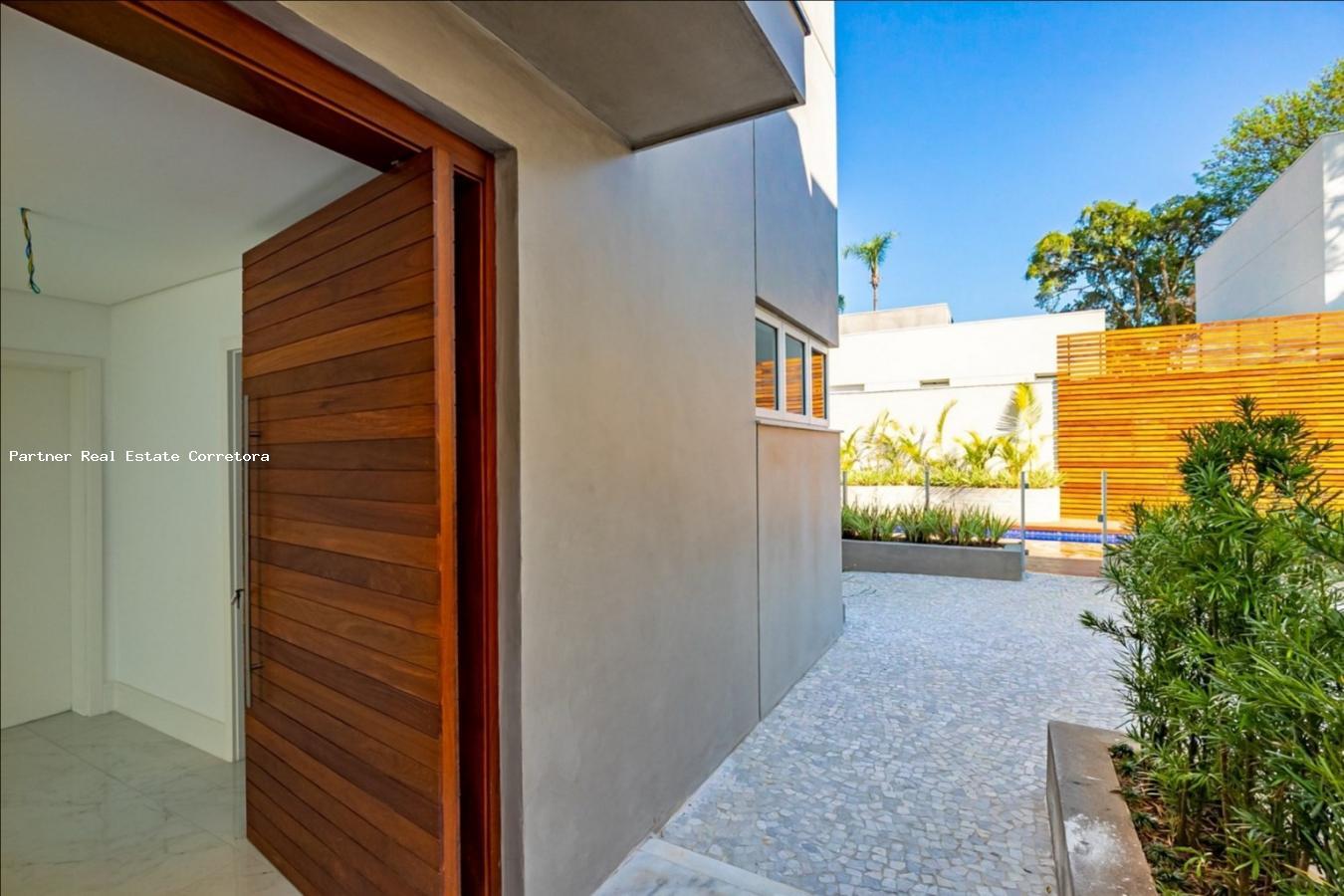 Casa de Condomínio à venda com 4 quartos, 420m² - Foto 2